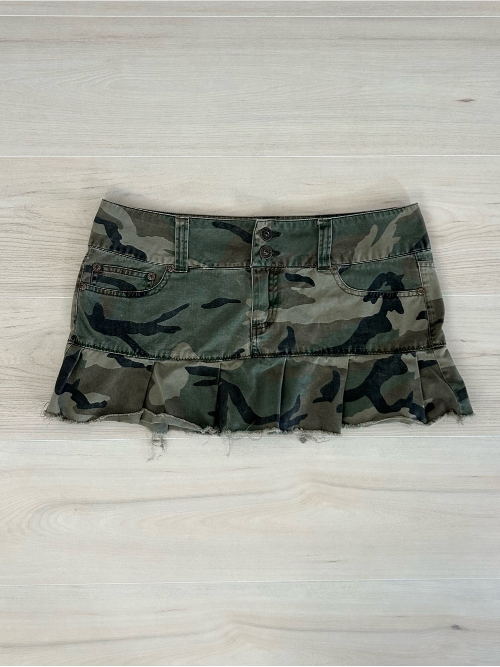 y2k camo ruffled mini skirt